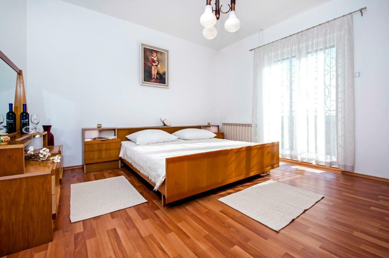 Apartment Ivo Ровінь Екстер'єр фото
