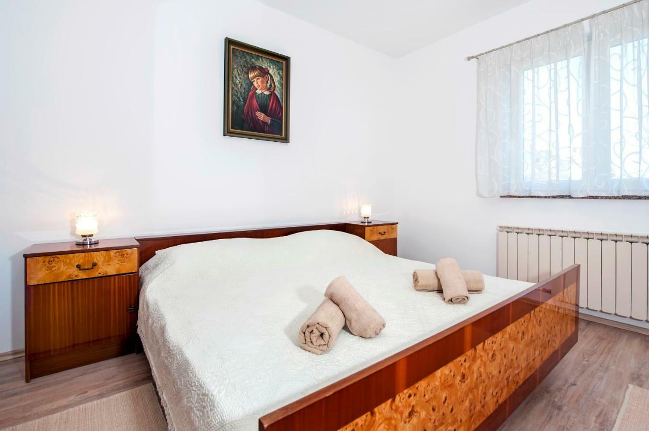 Apartment Ivo Ровінь Екстер'єр фото