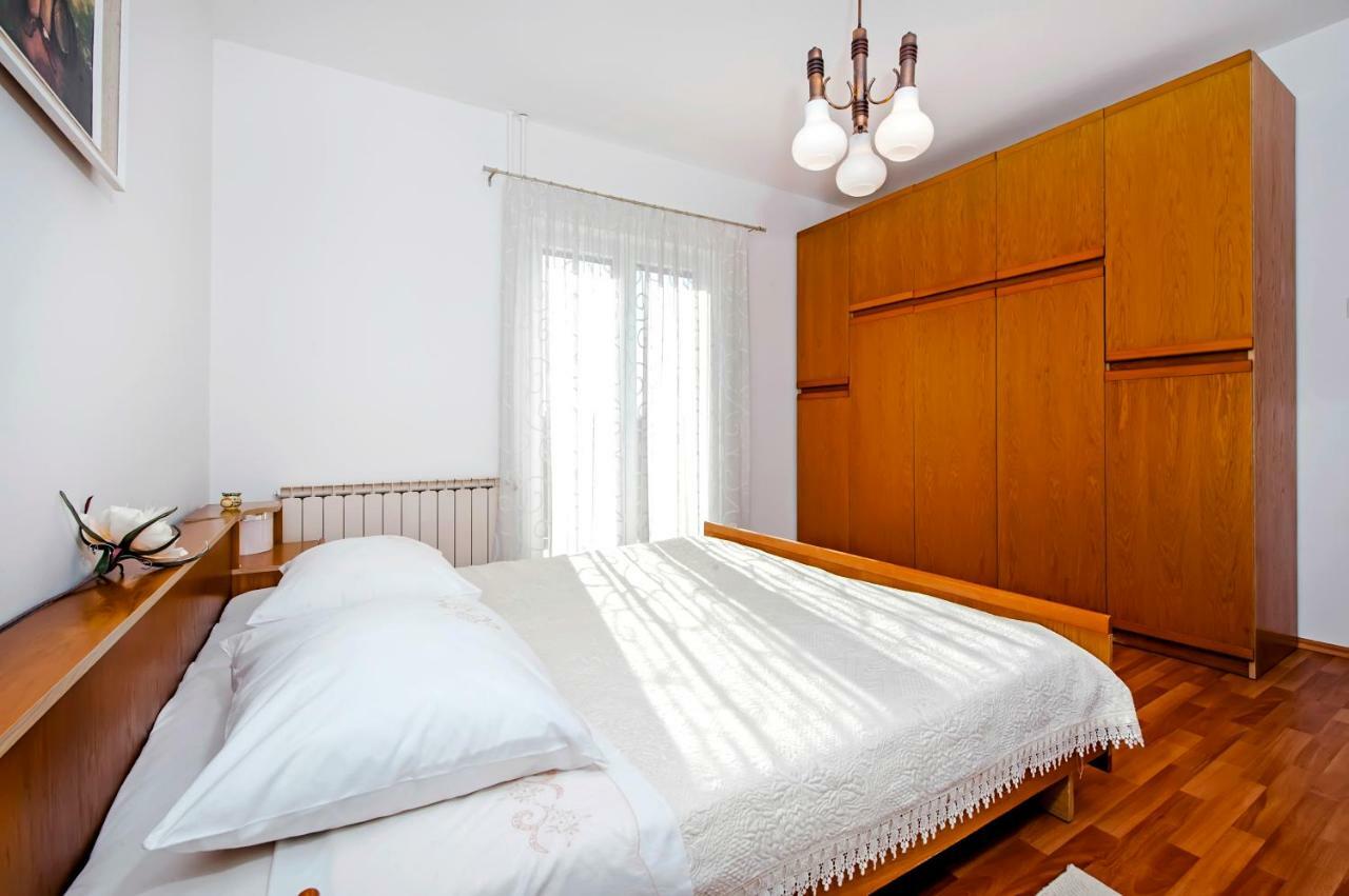 Apartment Ivo Ровінь Екстер'єр фото