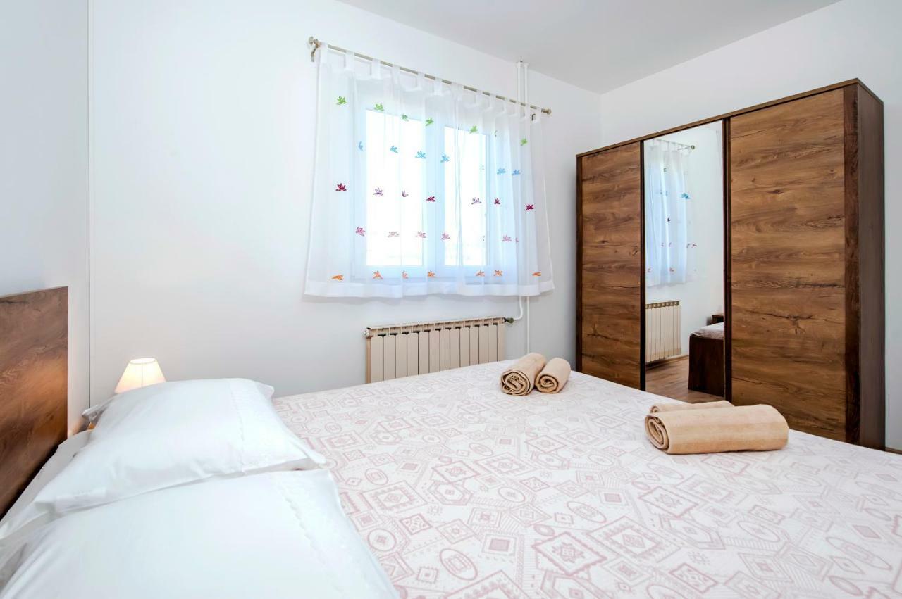Apartment Ivo Ровінь Екстер'єр фото