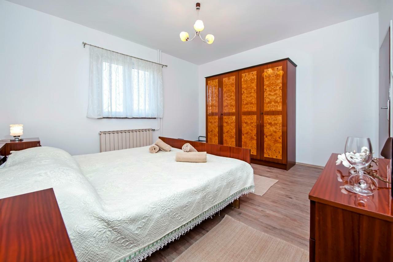 Apartment Ivo Ровінь Екстер'єр фото