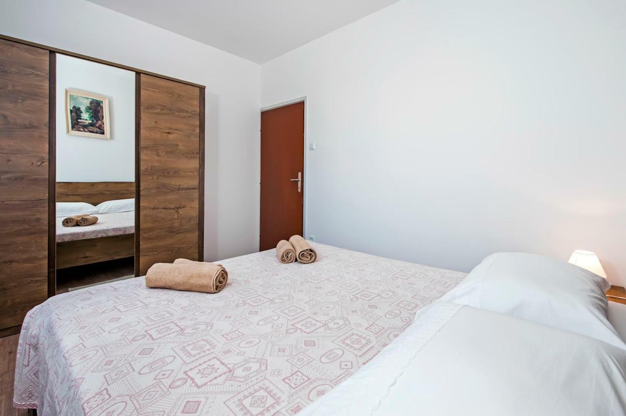 Apartment Ivo Ровінь Екстер'єр фото