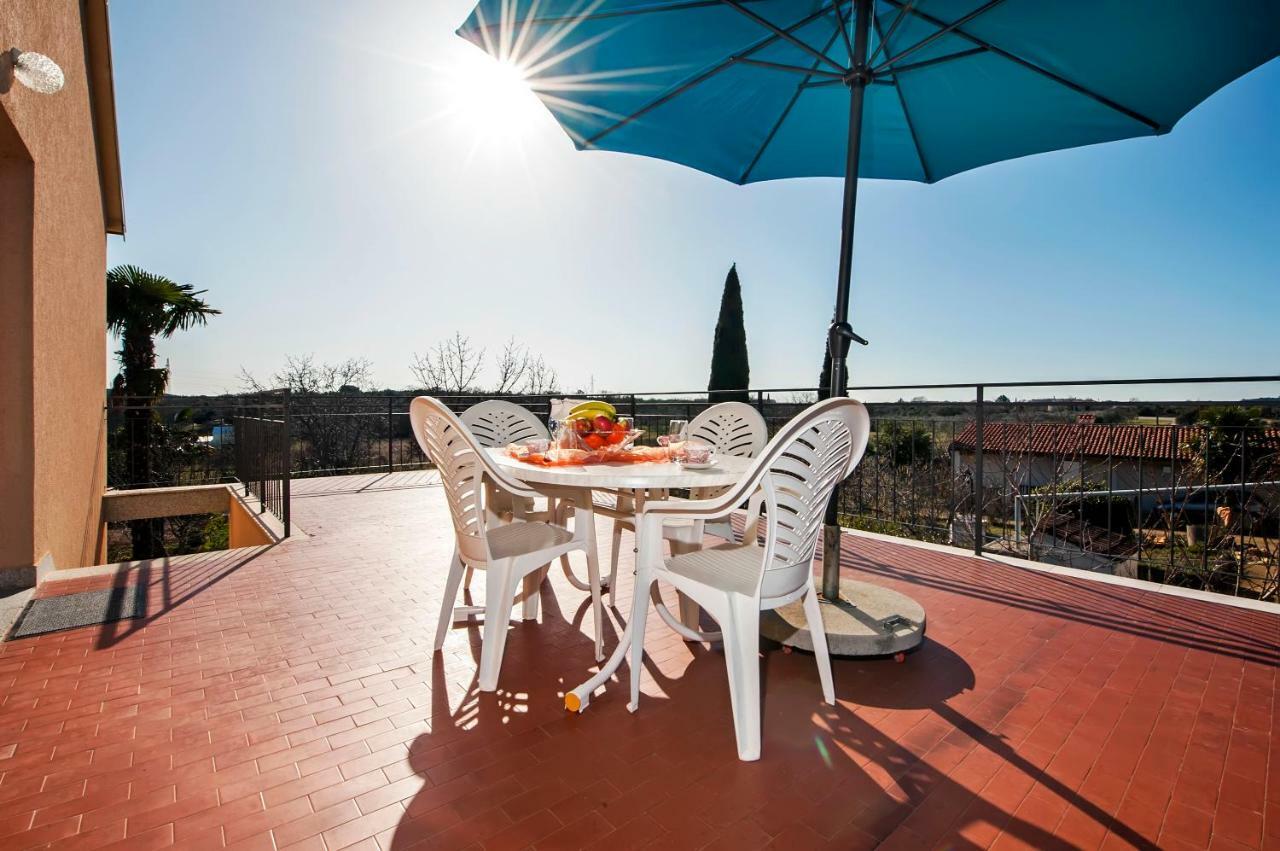 Apartment Ivo Ровінь Екстер'єр фото